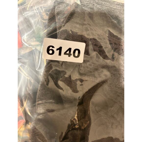 AND THE WHY Top Women’s Sz Small Grey RUFFLE SLEEVE BABYDOLL Shirt Boho Crochet - Picture 8 of 8